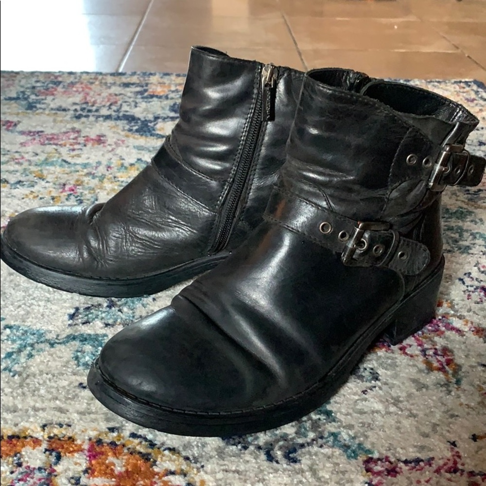 Black Leather winter boots (aquatalia)